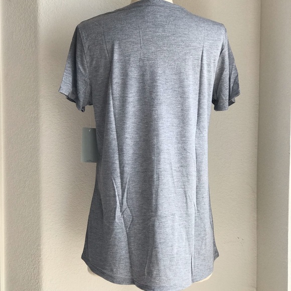 Disney Mickey Mouse Gray Short Sleeve Fitted T-shirt Scoop Neck Women sz Large - Picture 4 of 16